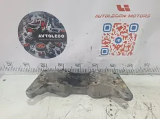 Кронштейн опоры двигателя BMW 750Li