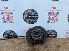 Кулак задний правый Jeep Grand Cherokee