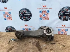 Кулак задний правый Mini Countryman