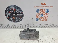 Крышка ГБЦ Land Rover Discovery