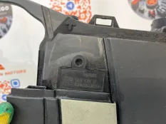 Корпус воздушного фильтра Mercedes benz ML350