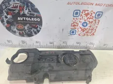 Декоративная крышка двигателя Skoda Yeti