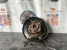 Кулак задний левый Nissan Murano