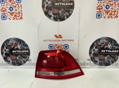 Фонарь правый VW Touareg