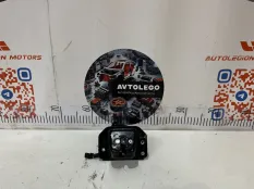 Замок крышки багажника Ford Escape