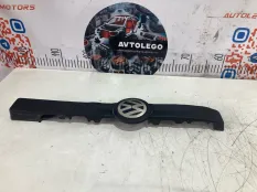 Декоративная крышка двигателя VW Touareg