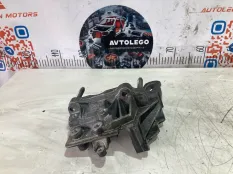 Кронштейн двигателя Ford Escape