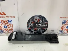 Кронштейн радиатора BMW X3