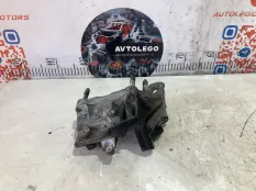 Кронштейн двигателя Ford Escape