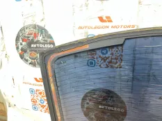 Стекло заднее Mercedes benz C350