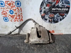 Суппорт передний правый Ford Escape