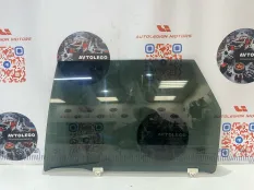 Стекло заднее левое Nissan Murano