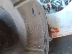 Кулак задний правый Ford Escape
