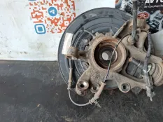 Кулак задний правый Jeep Grand Cherokee