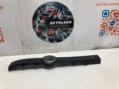 Декоративная крышка двигателя VW Touareg