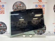 Стекло заднее левое Infiniti G35