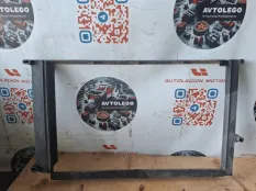 Кронштейн радиатора Volvo XC90