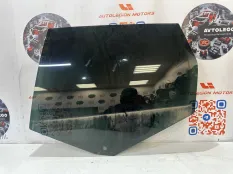 Стекло заднее левое Volvo XC60