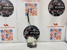 Замок двери передний правый Audi A3