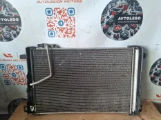 Радиатор кондиционера Mercedes benz C300