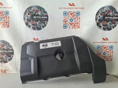 Декоративная крышка двигателя Volvo XC70