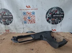 Кронштейн крыла Audi Q7