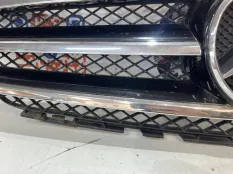 Решетка радиатора Mercedes benz R350