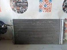 Радиатор кондиционера Audi Q7