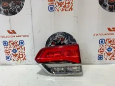 Фонарь в крышку багажника правый Jeep Grand Cherokee