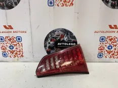 Фонарь в крышку багажника правый Infiniti QX56