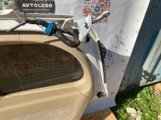 Крышка багажника Mercedes benz R350