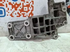 Кронштейн генератора Jeep Compass