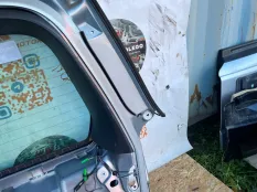 Крышка багажника Volvo V70