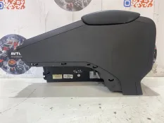 Подлокотник Volvo S60