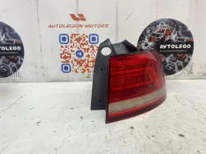 Фонарь правый VW Passat