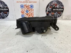 Корпус воздушного фильтра Mercedes benz R350