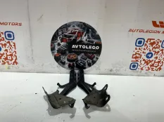 Петли капота Nissan Pathfinder