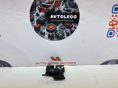 Замок капота Jeep Renegade