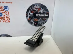 Педаль газа Mercedes benz CLS550