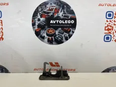 Крючок капота VW Tiguan