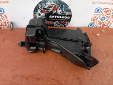 Резонатор воздушного фильтра Mercedes benz E220D