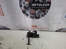 Крючок капота Mercedes benz C300