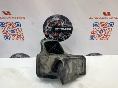 Корпус воздушного фильтра Audi A4