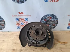 Кулак задний правый Audi Q7