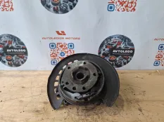 Кулак задний левый Audi Q7