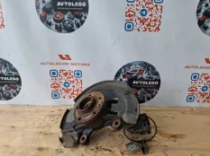 Кулак передний правый Volvo S60