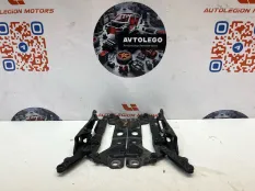 Петли капота BMW 550I