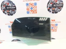 Стекло заднее правое Audi A4