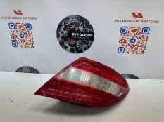 Фонарь Mercedes benz C300