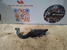 Петля капота Mercedes benz E220D